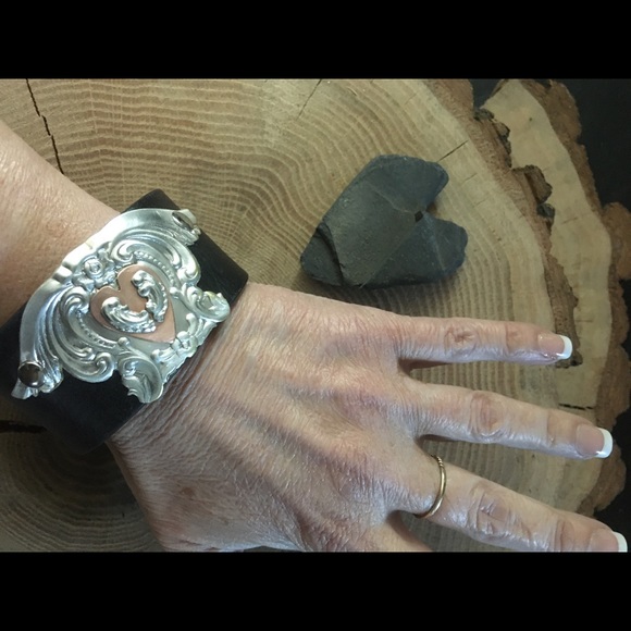 Leather heart  cuff, 7” wrist - Picture 1 of 6
